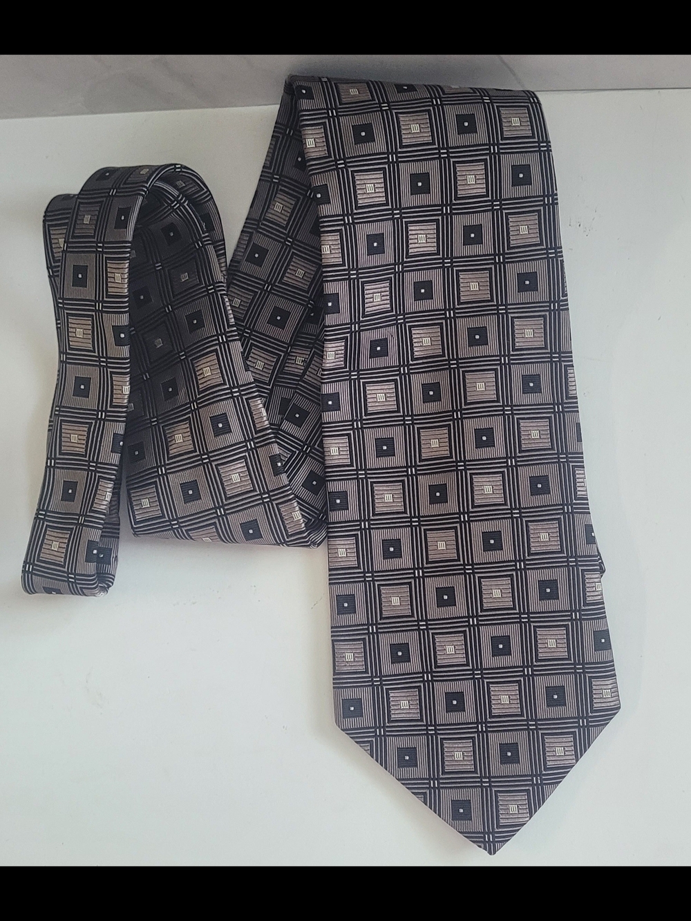 Daniel Craig Italian Geometric Square Pattern Silk Tie in Black and Silver